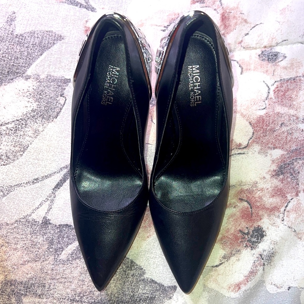 Michael kors size 5M
